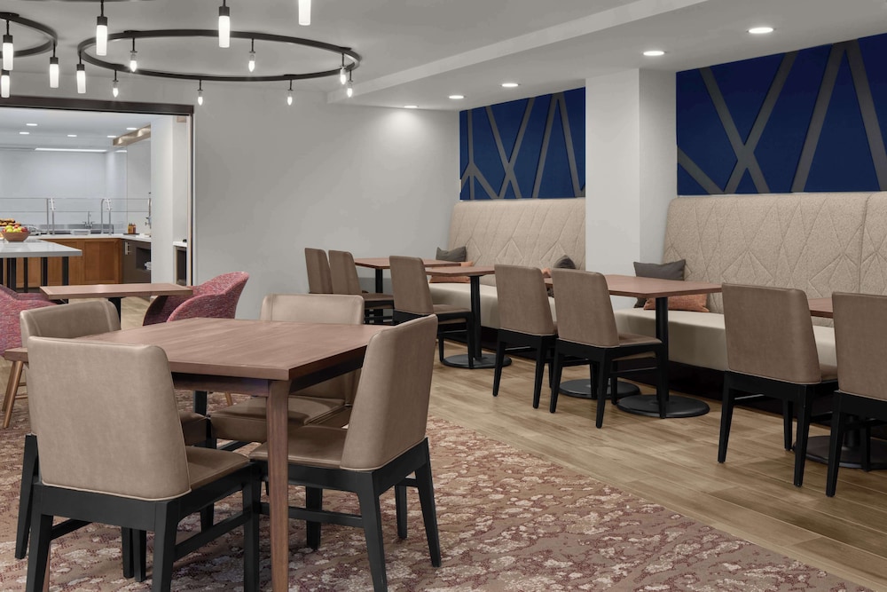 Hilton Garden Inn Bethesda Downtown - photo 37