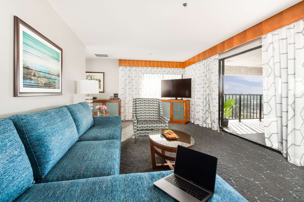 DoubleTree by Hilton Carson - photo 16