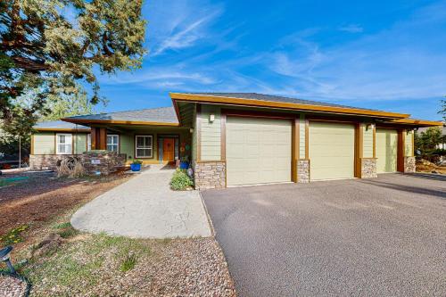 Whispering Pines Haven — Redmond