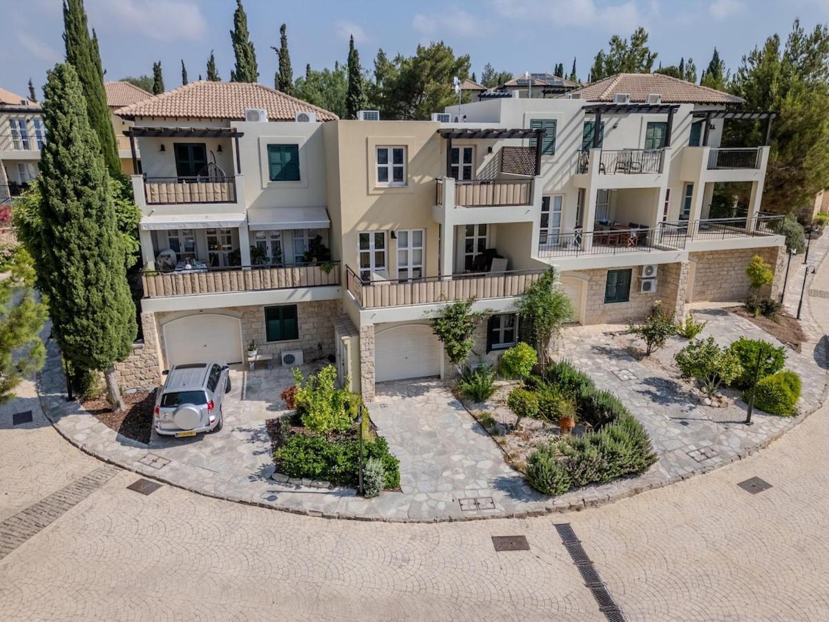 Townhouse Seaview short ways Aphrodite Hills