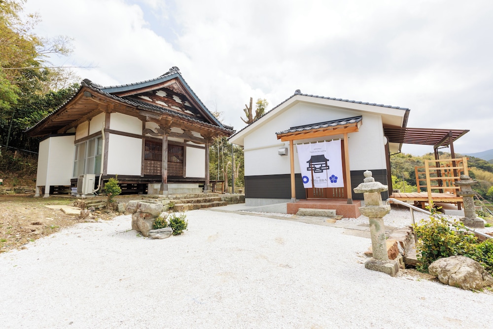 Temple Hotel Kokushoji in Tsushima, Japan