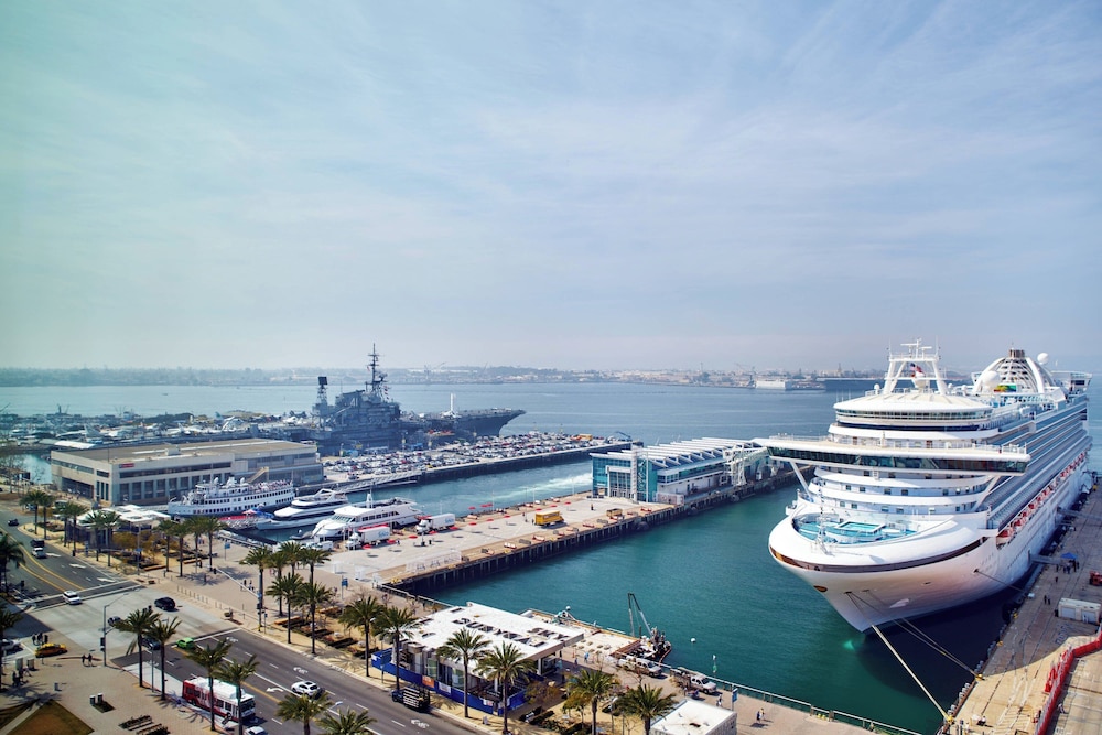 Springhill Suites San Diego Downtown Bayfront - photo 5