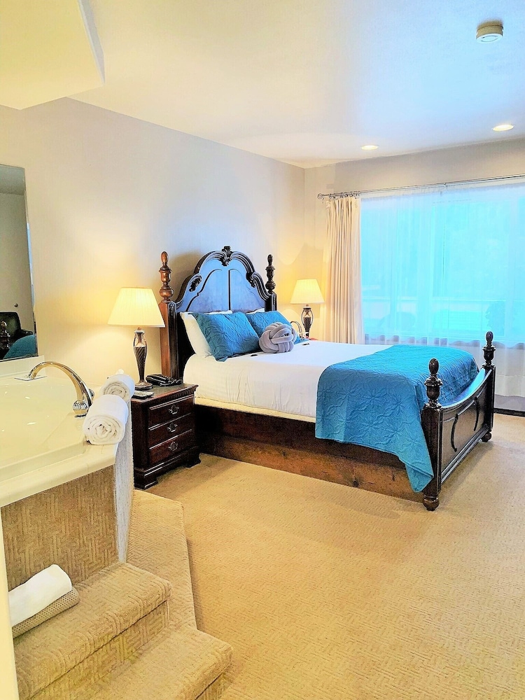 Breakers Boutique Inn - photo 30