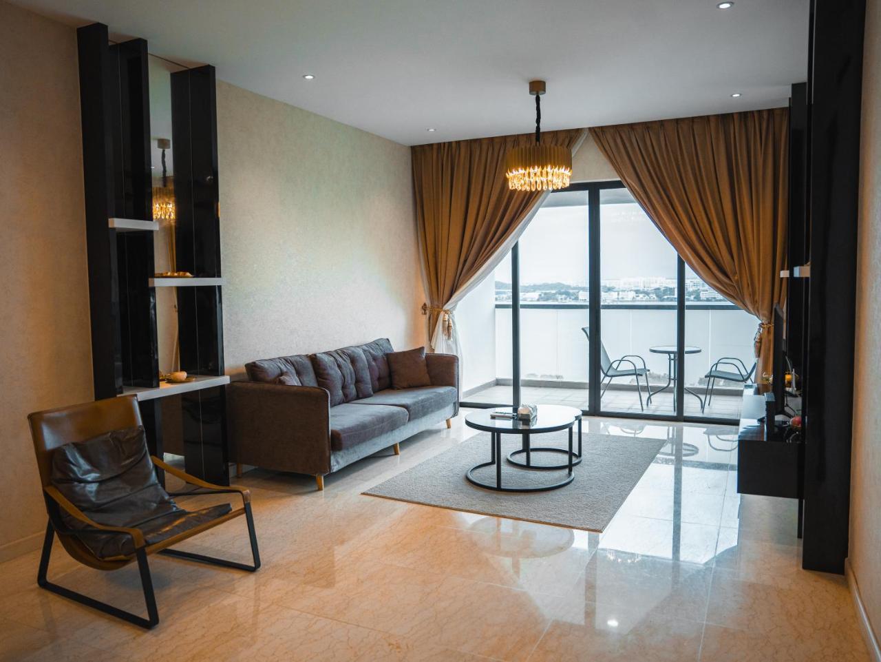 Epic Marina View 3BR Permas w Bathtub & Seaview Balcony Permas by Our Stay — 4-Star Luxury Hotel in Johor Bahru, Malaysia