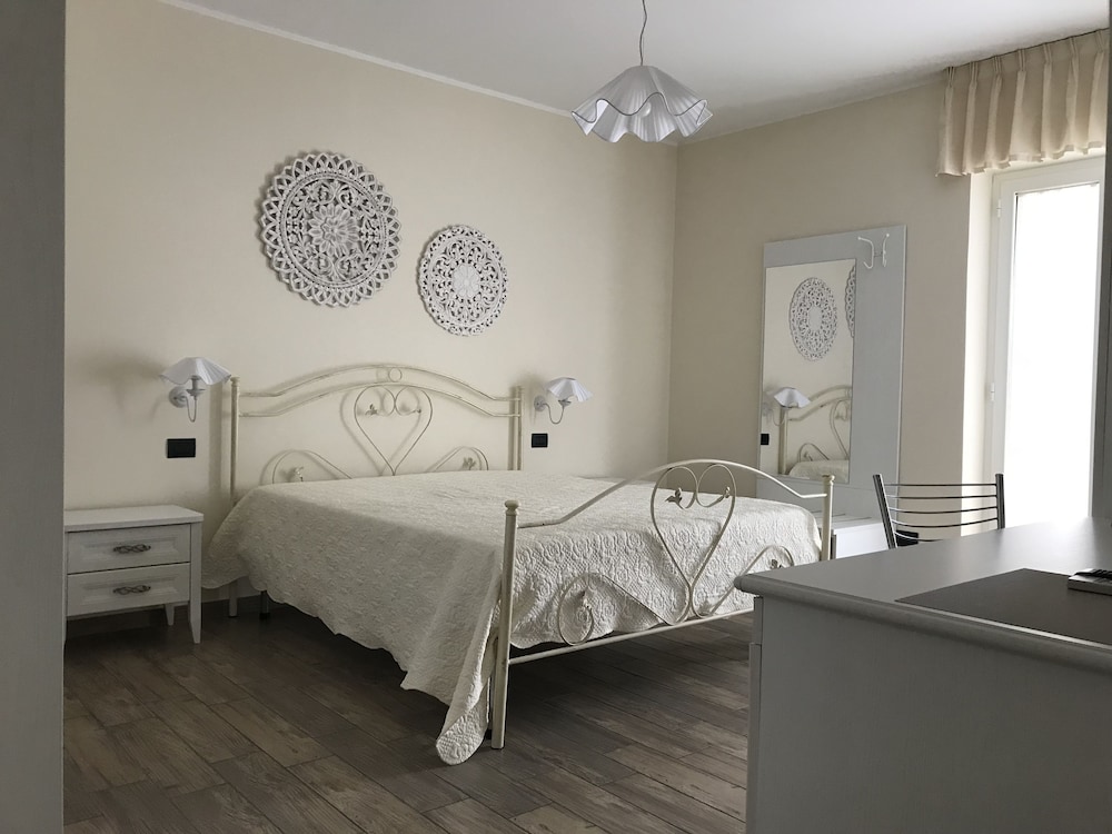 SunWine Bed & Breakfast — 4-Star Luxury Hotel in Taranto, Italy