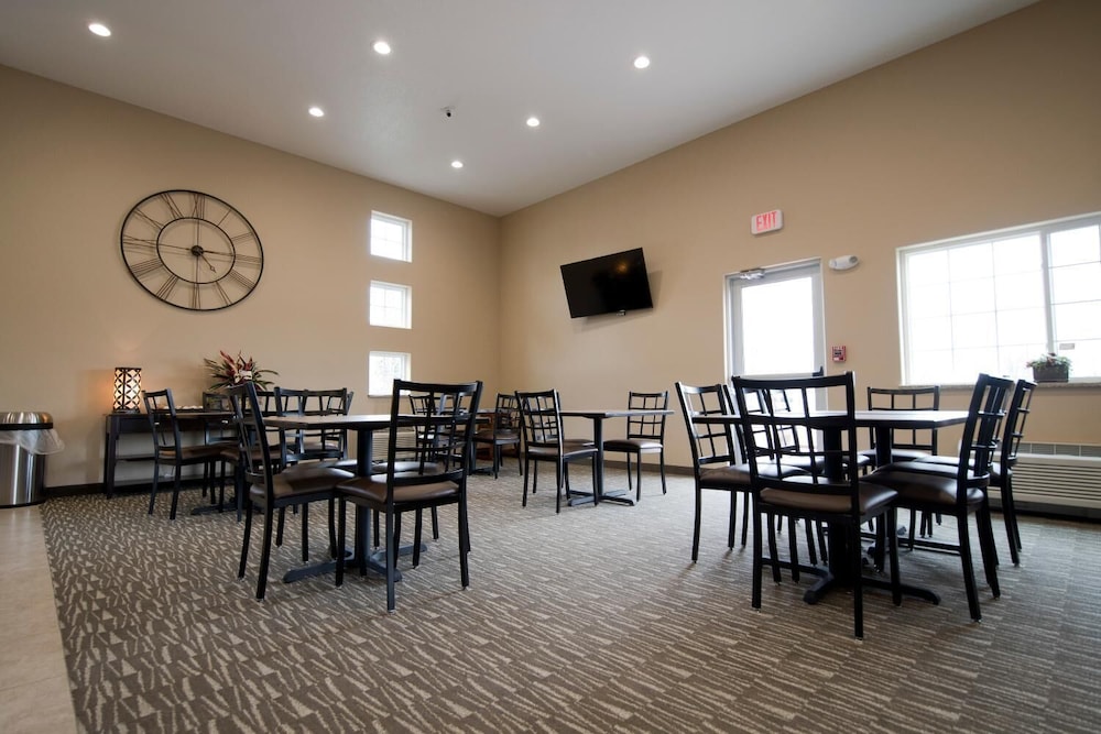 Cornerstone Inn & Suites - photo 17