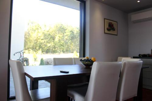Zlaten Briz Villa — 4-Star Luxury Hotel in Aksakovo, Bulgaria