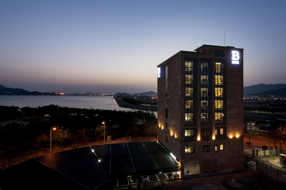 Sinho Brown dot - carbon neutral hotel in Busan