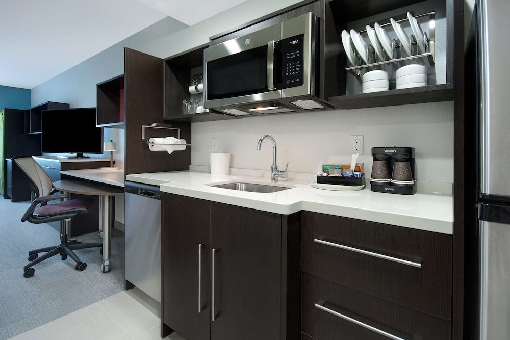 Home2 Suites by Hilton Grand Rapids Airport - photo 18