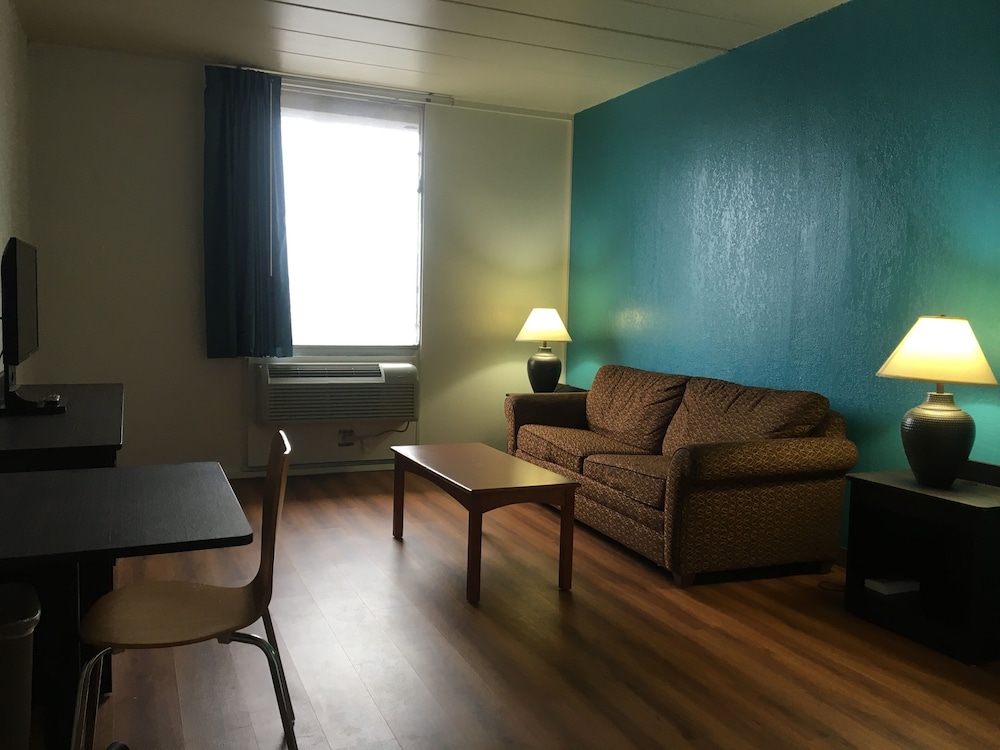 FairBridge Inn Express Melrose Park - photo 12