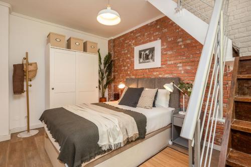 Fancy 2BDR Duplex With Patio by LovelyStay — 4-Star Luxury Hotel in Lisbon, Portugal
