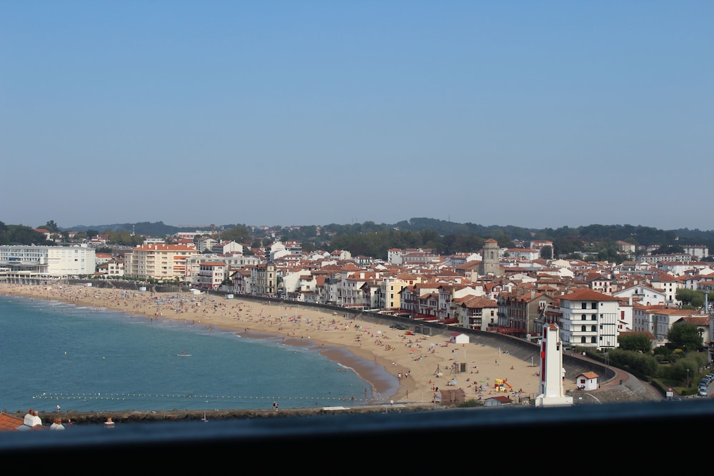 Hotel Agur Deneri in Ciboure, France