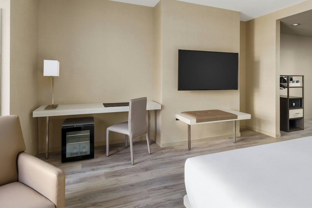AC Hotel St. Petersburg Downtown - photo 19