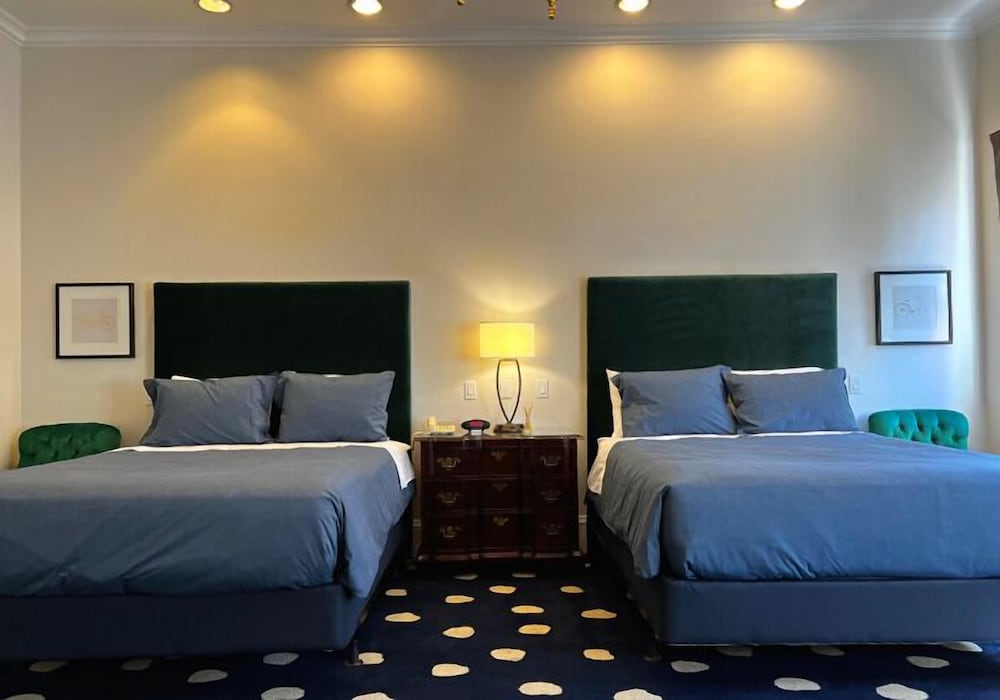 The Sterling Hotel - photo 9