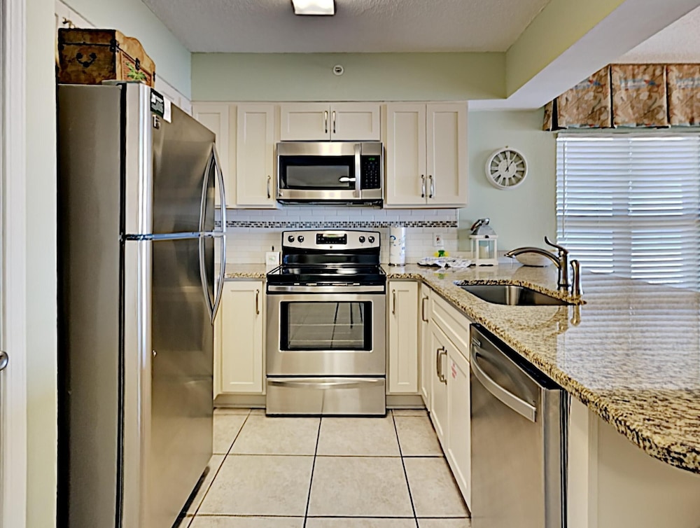 Emerald Towers West - photo 14