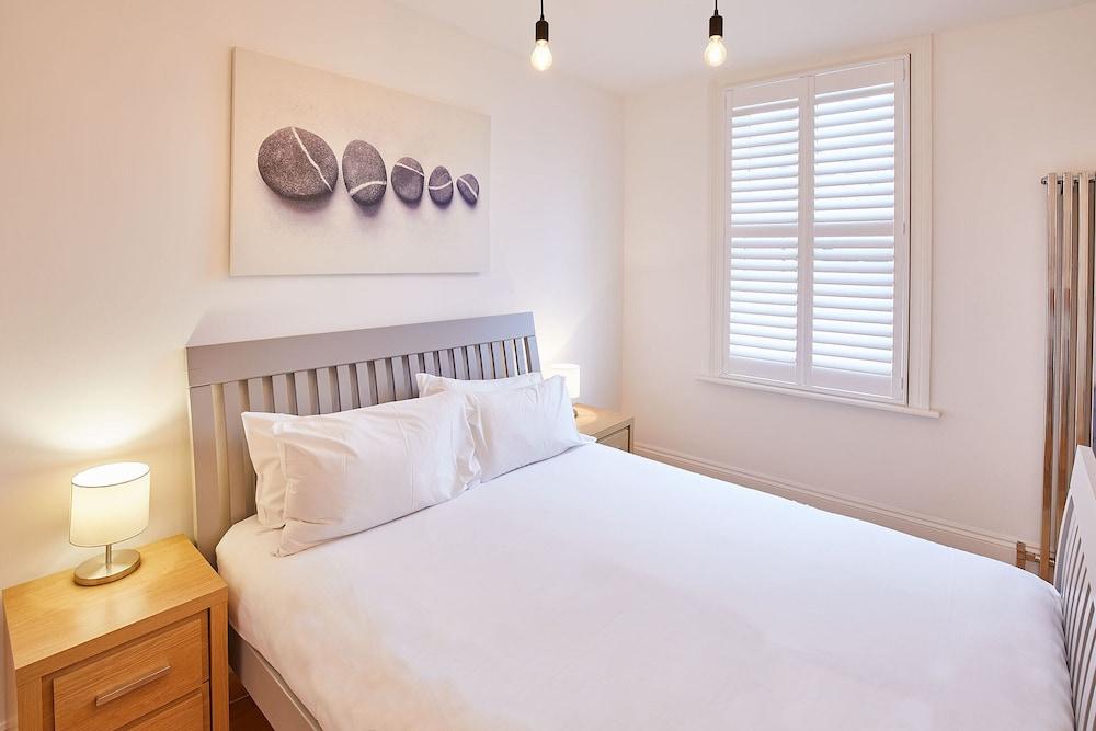 Host & Stay Hutton House