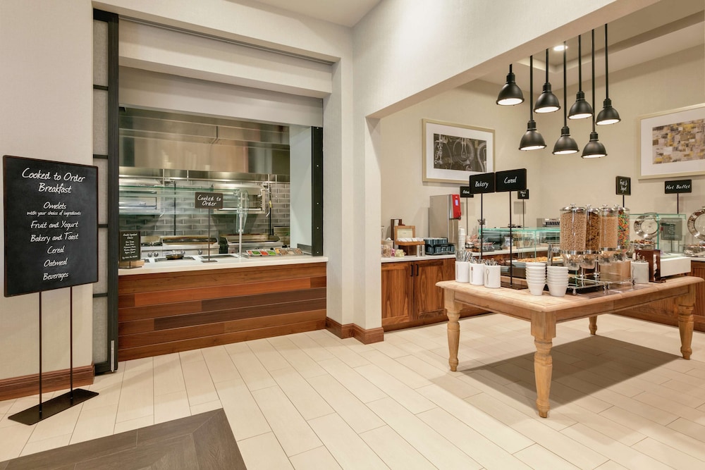 Embassy Suites by Hilton Berkeley Heights - photo 35