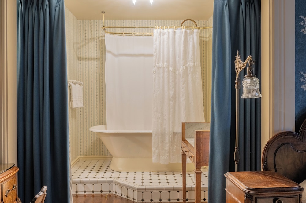 Martine Inn - photo 101