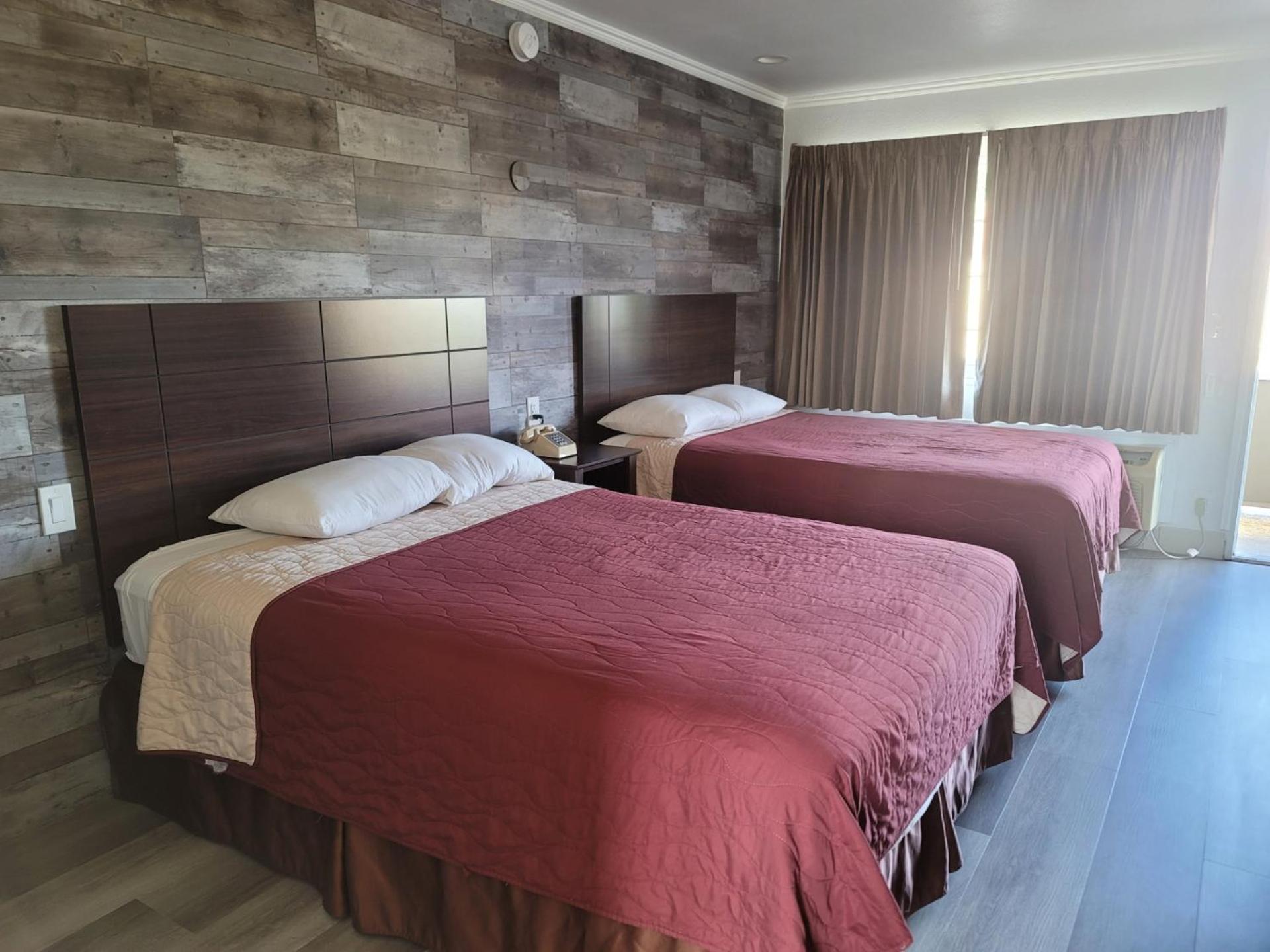 Whittier Travel Inn - photo 10