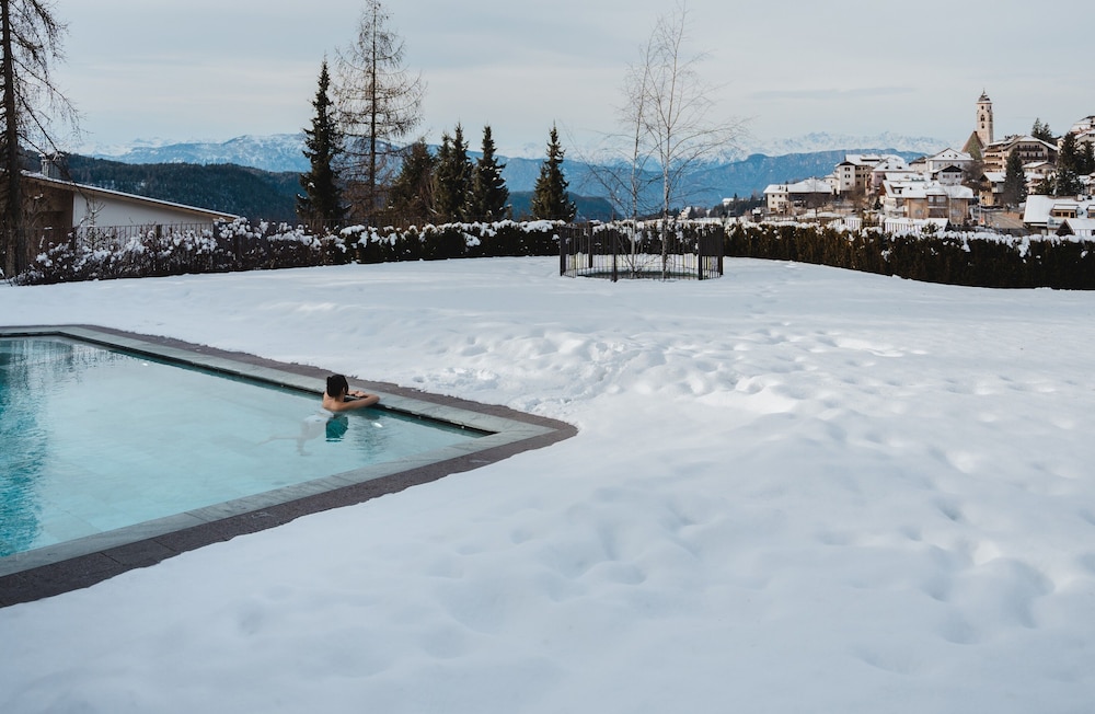 Erica Wellness and Vitality Hotel — 4-Star Luxury Hotel in Nova Ponente, Italy