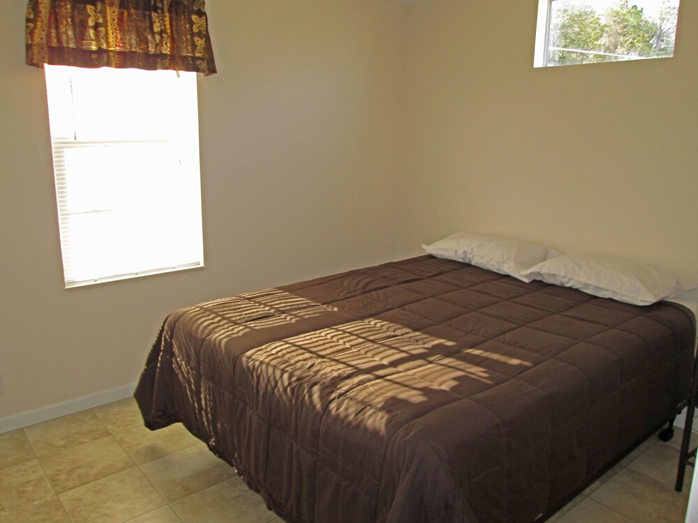 Southern Palms Park Model 4 - photo 2