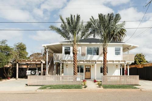 Elegant 2br With Outdoor Space — Carlsbad