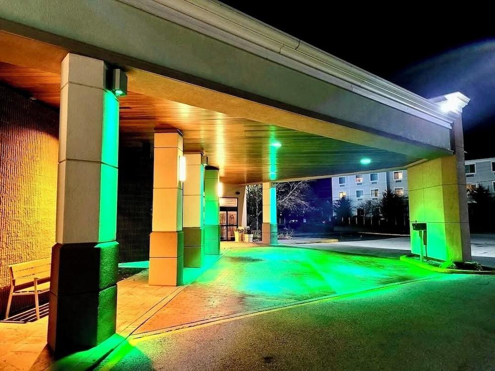 Cortina Inn Rutland Killington - photo 6