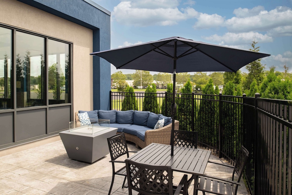Hampton Inn Seekonk - photo 38