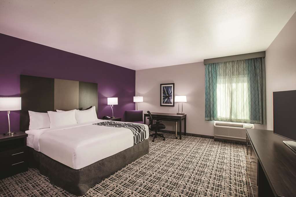 La Quinta Inn & Suites by Wyndham Lubbock South - photo 25