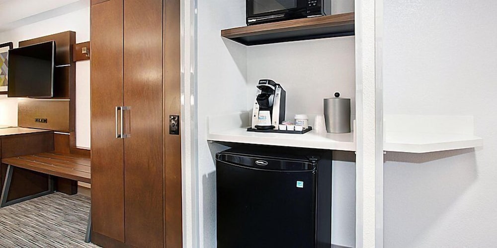 Holiday Inn Express Troutville by IHG - photo 15