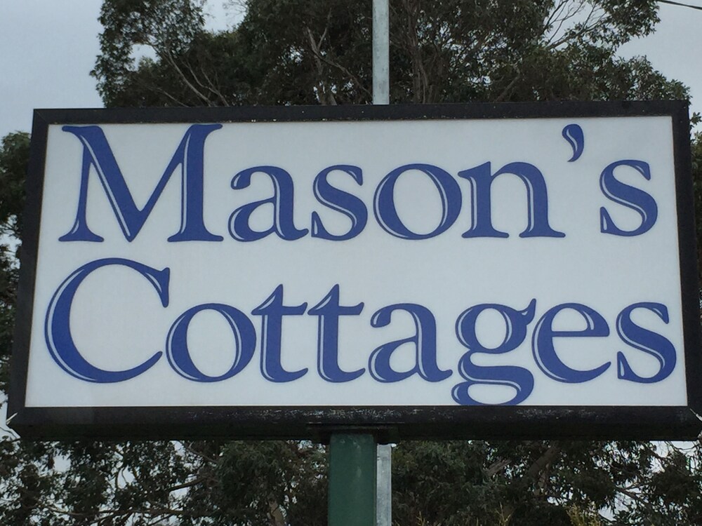 Mason's Cottages - carbon neutral hotel in Carlton