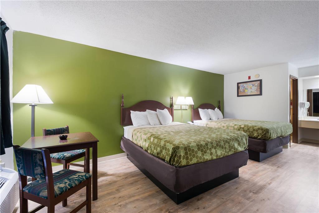 Econo Lodge Inn & Suites Knoxville East - photo 20