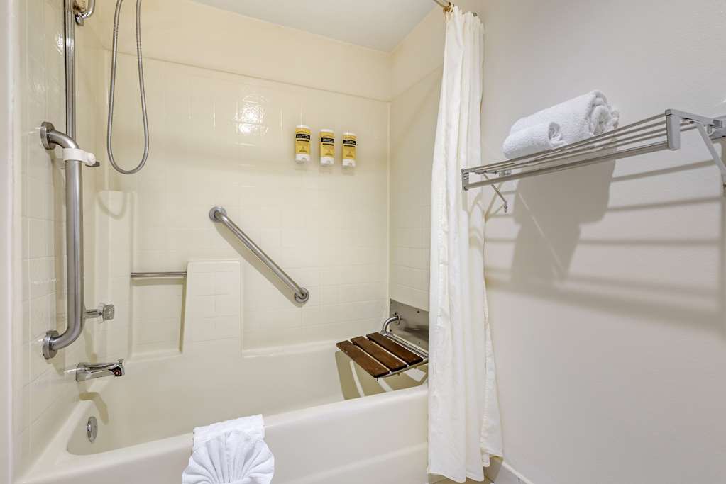 Best Western Plus Palm Desert Resort - photo 36