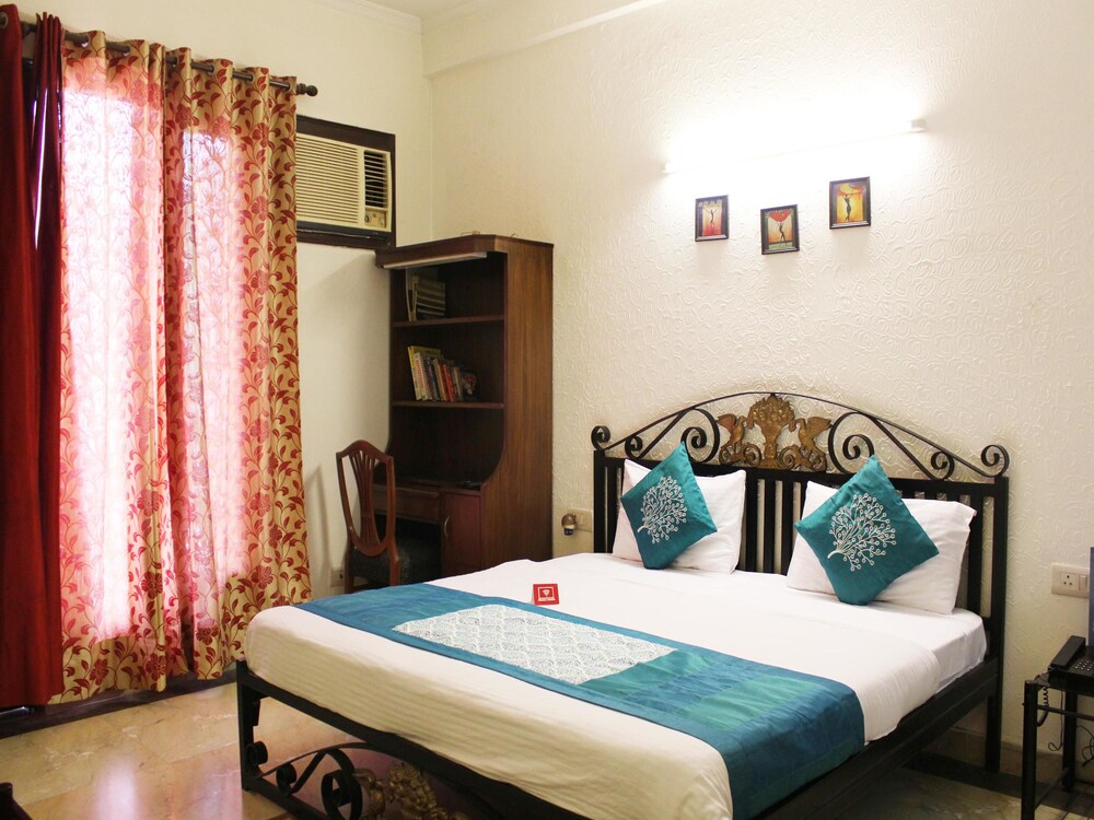 Oyo 2256 Hotel Excellency - last minute hotel in Gurgaon