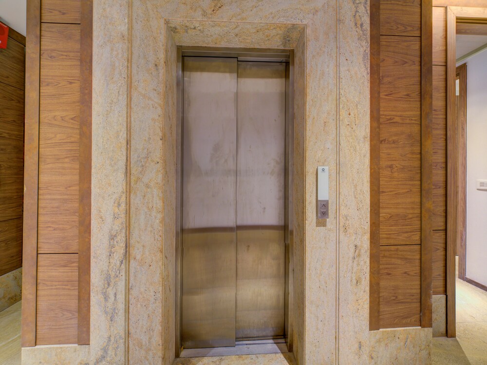 Collection O 30094 Behind Tivoli Chhatarpur in Delhi, India