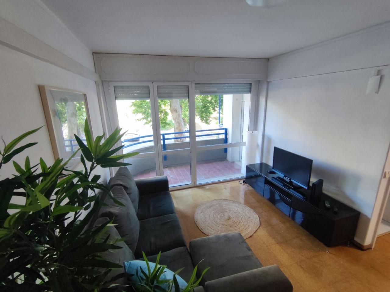 Aconchegante T3 em Telheiras — 4-Star Luxury Hotel in Lisbon, Portugal