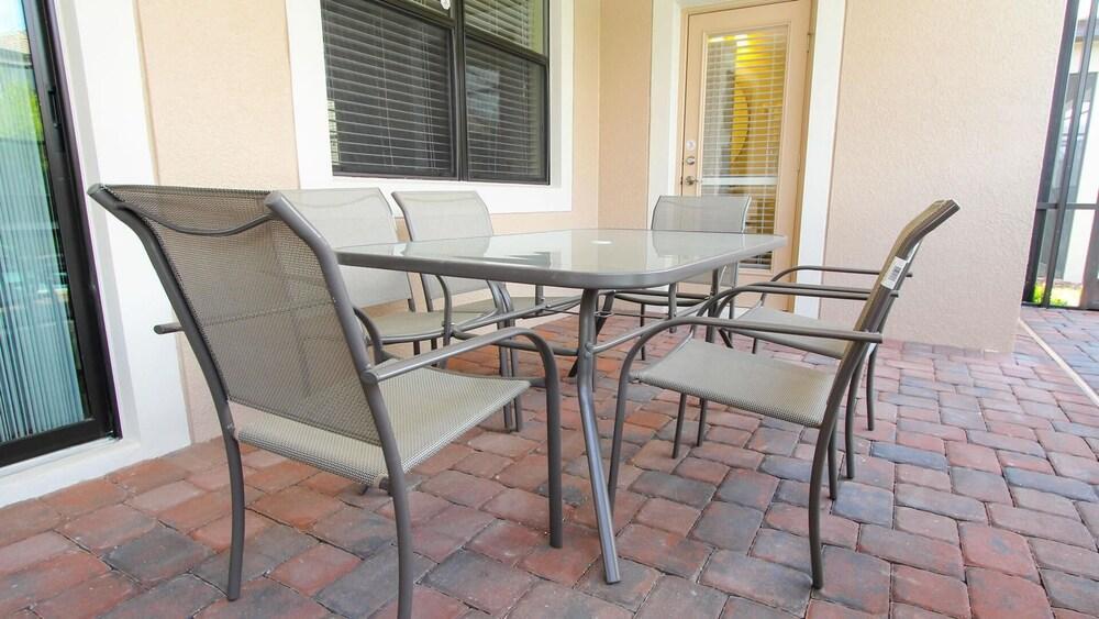 Hotel 1424 Thunderbird Road - photo 7