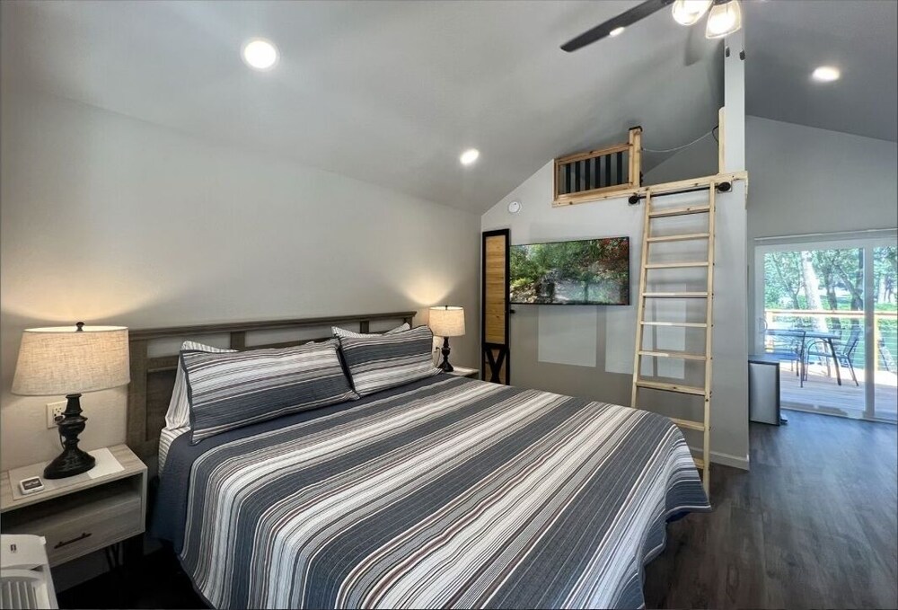 Rogue River Resort - photo 10