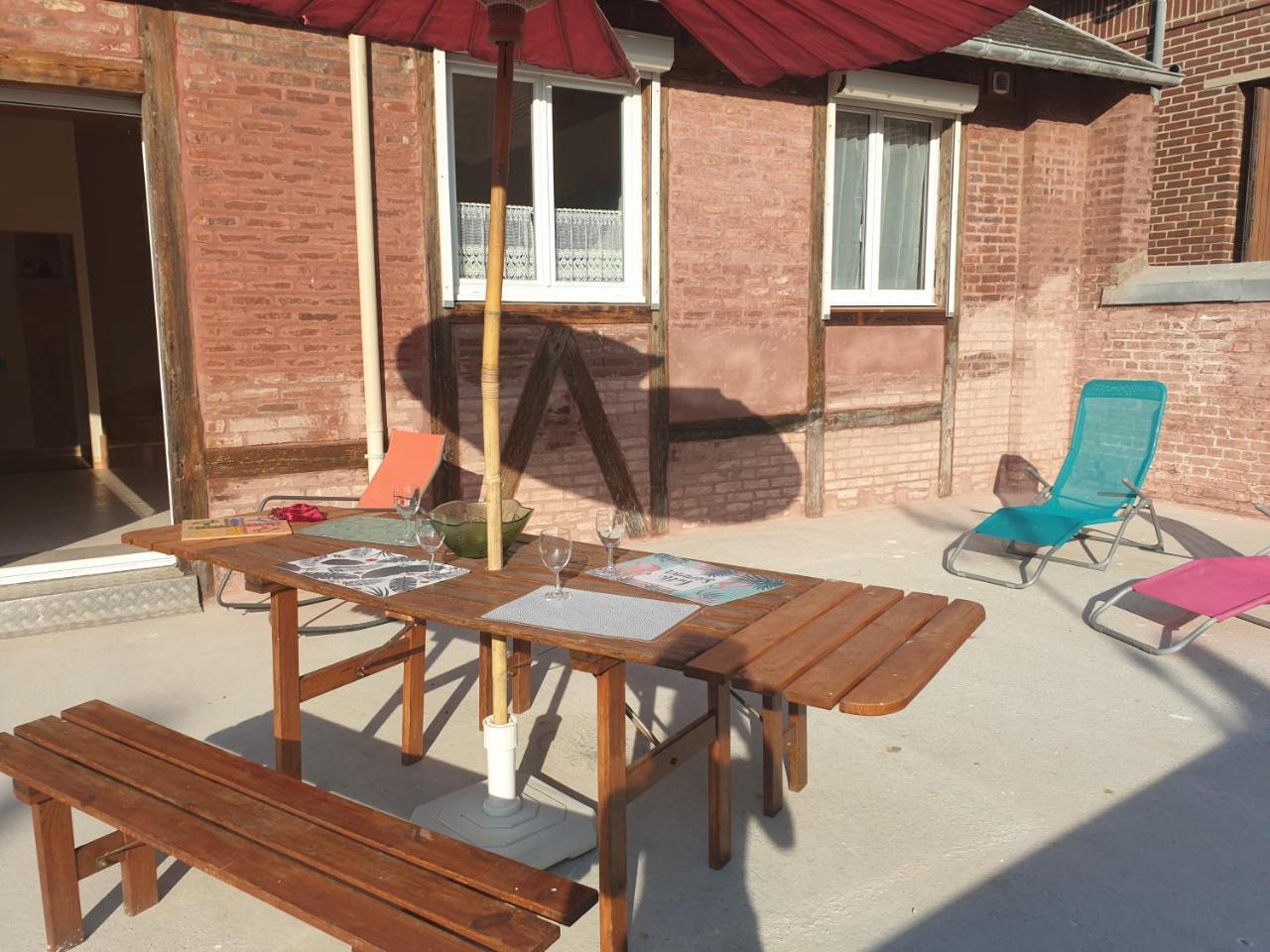 Notre Nid Grande Terrasse Privee En Bord de Mer Au Coeur du Quartier Historique du Treport Wifi — 4-Star Luxury Hotel in Le Treport, France