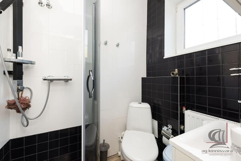 Cozy 1 Bdroom Apartment in the Centre Free Parking