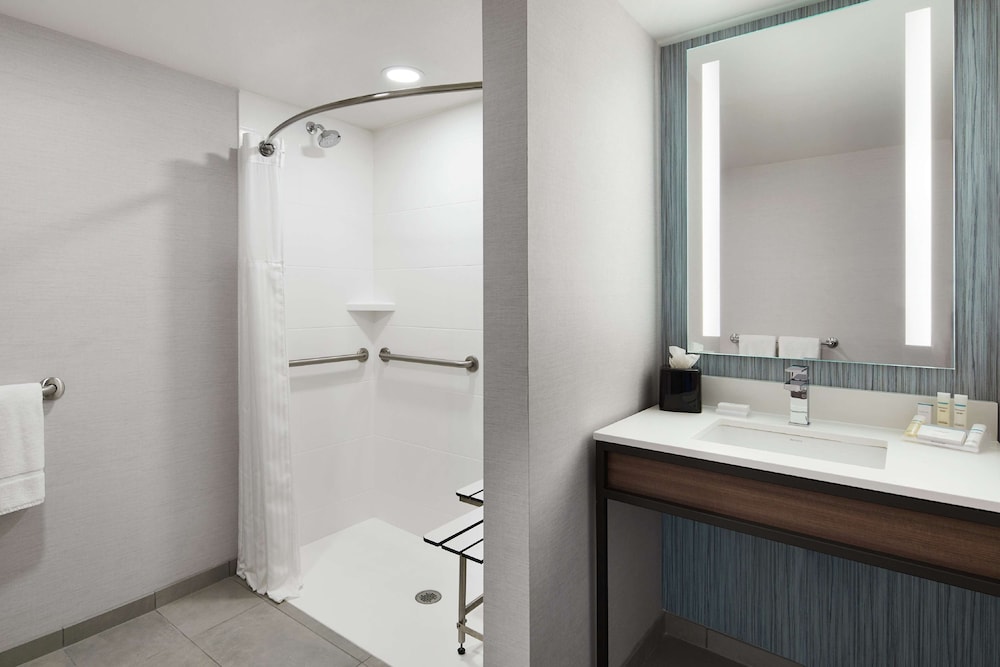 Hilton Garden Inn Champaign Urbana - photo 16