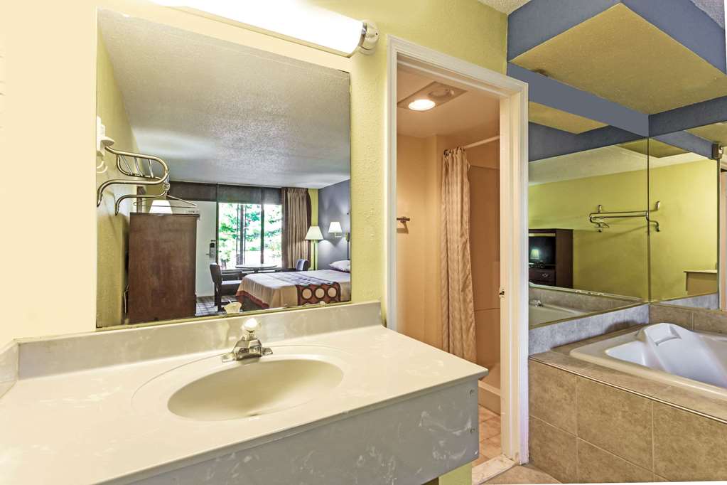 Super 8 by Wyndham Jessup Baltimore Area - photo 12