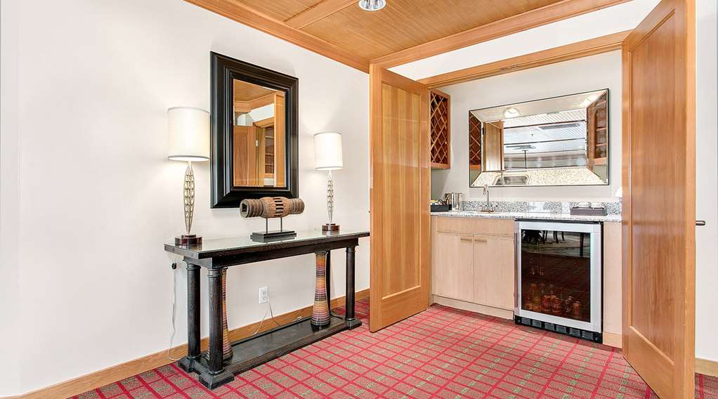 The Edgewater Hotel - photo 82