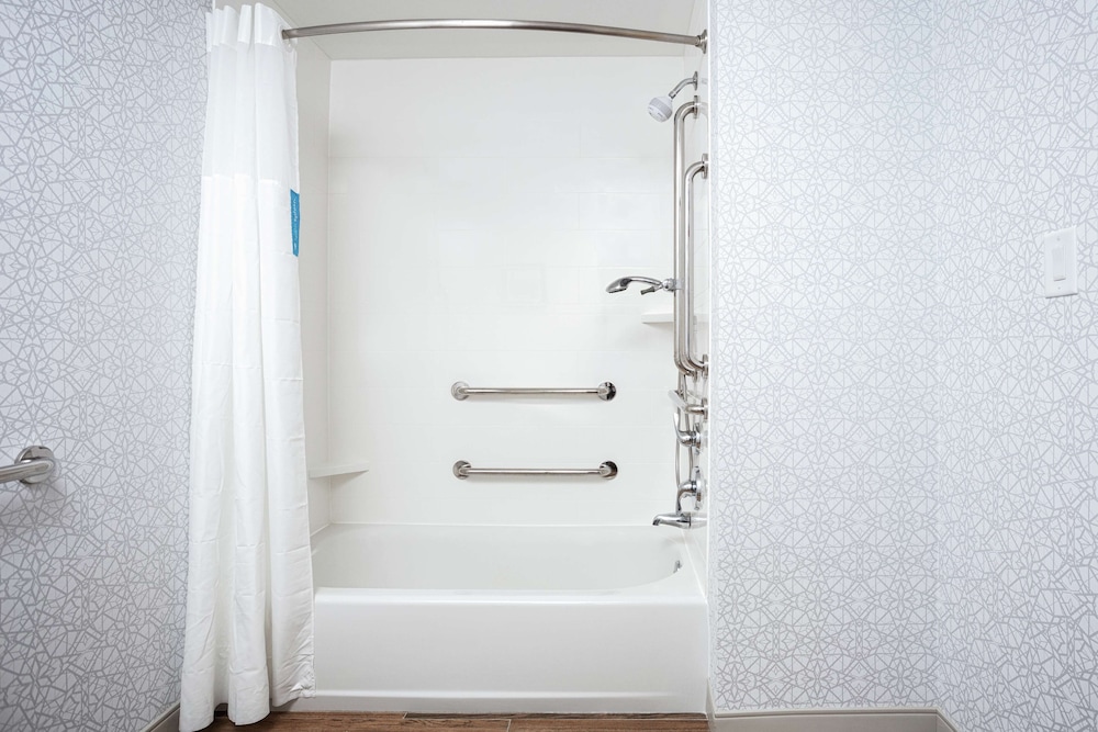 Hampton Inn Kingsport - photo 19
