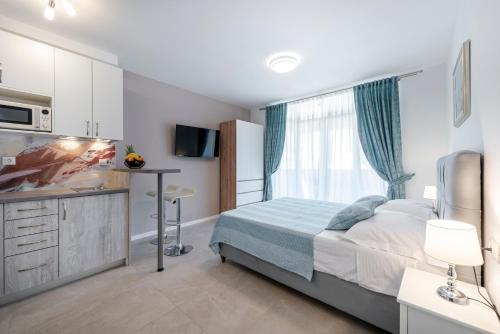 Oyo Deluxe Apartments