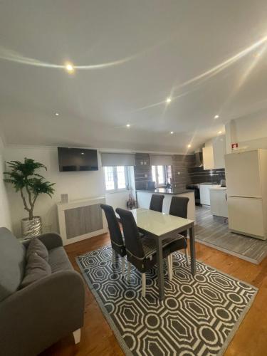 Dina House — 4-Star Luxury Hotel in Nazare, Portugal