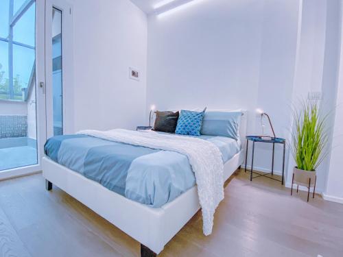 AM65 SUITE 16 min Duomo Terrazzo Parcheggio — 4-Star Luxury Hotel in Milan, Italy