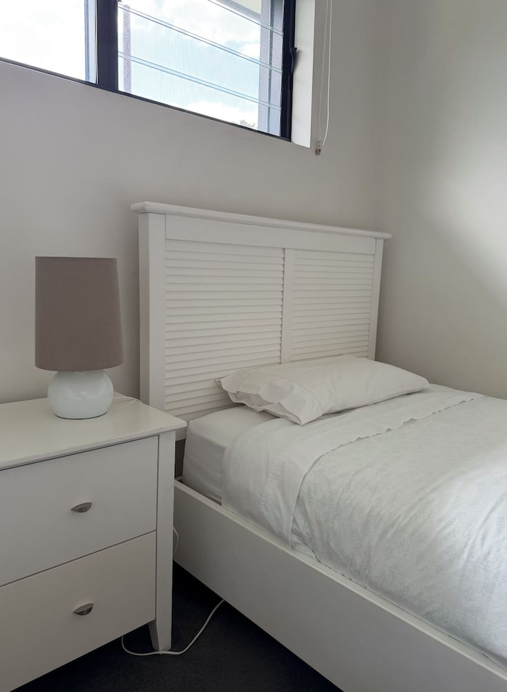 Manly 3 Bedroom Home Upper Duplex — Manly — photo 2