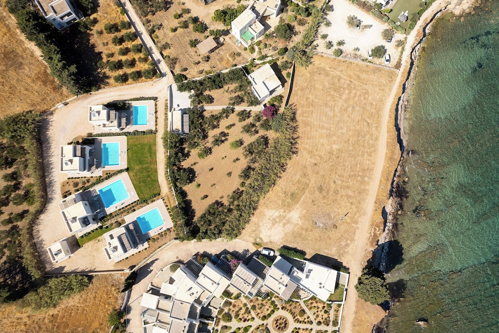 Twin Suns Luxury Villas — 4-Star Luxury Hotel in Paros, Greece