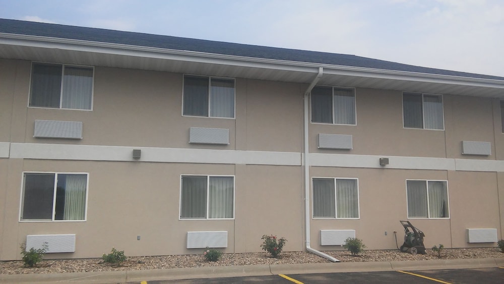 Bilmar Inn & Suites Dell Rapids Near Sioux Falls - photo 186